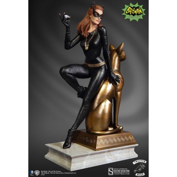 Batman 1966 Maquette Catwoman 29 cm